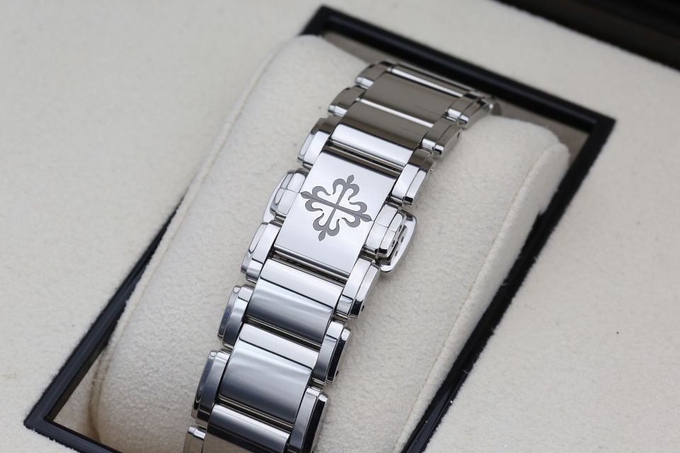 Patek Philippe Twenty-4 7300/1200A-011 Image 3